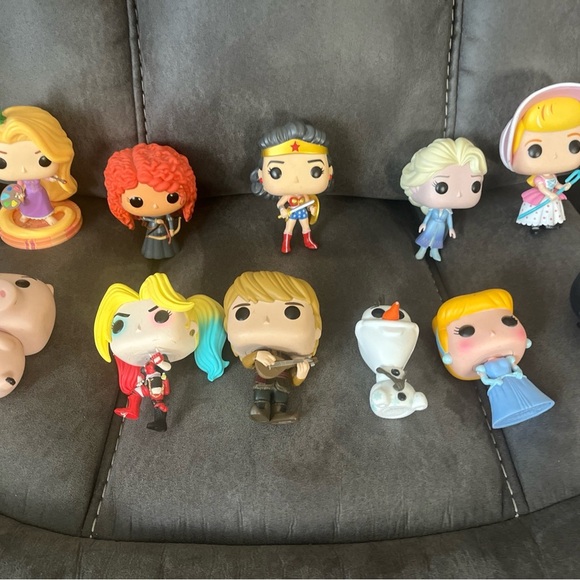 Funko Vibrant Heroes and Princesses Set - Picture 1 of 5